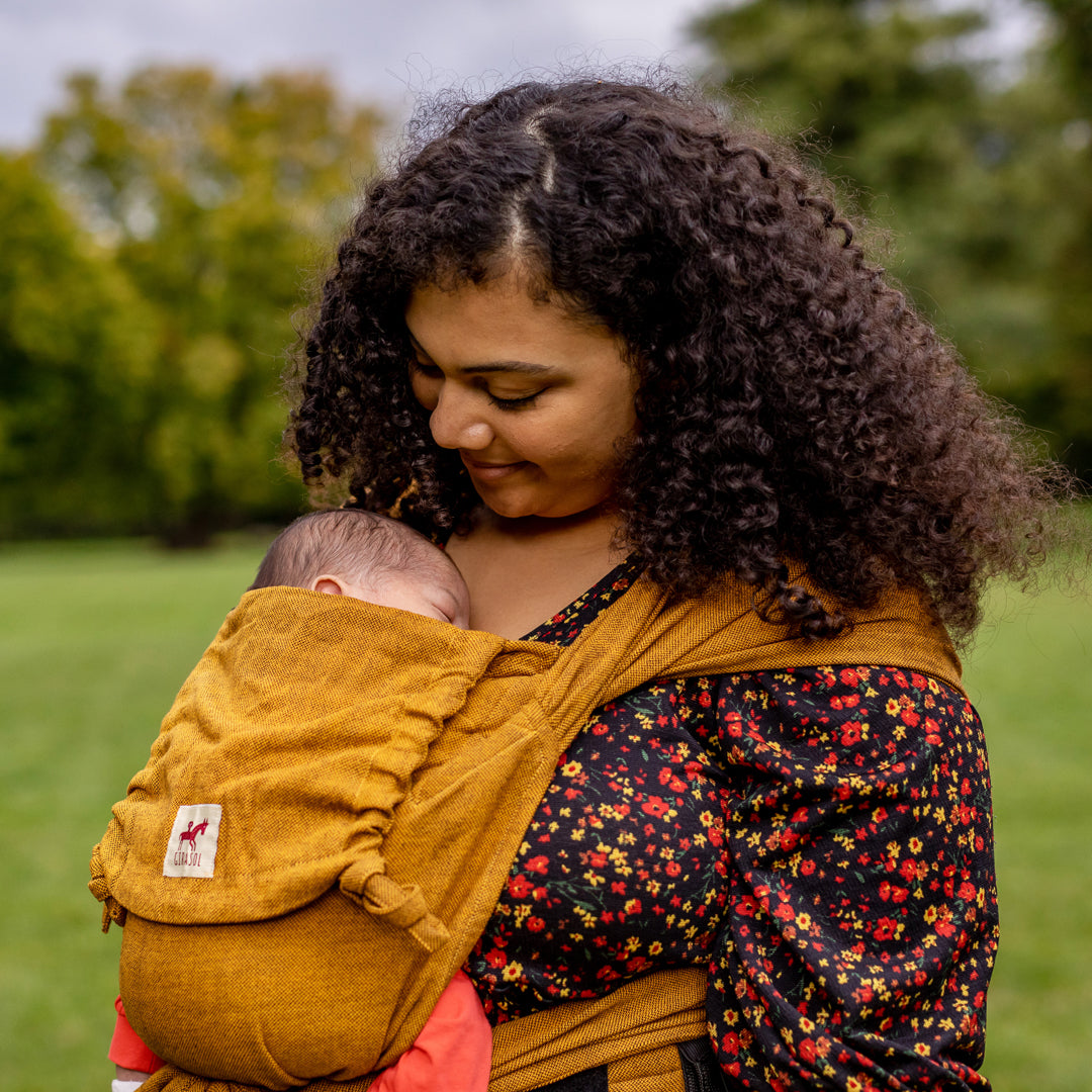 Tragebild WrapMysol Camote mit Baby im Park