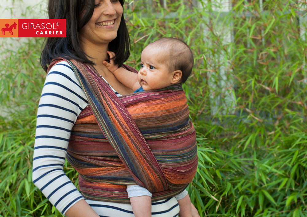 Tragetuch Sierra von Girasol Tragebild mit süßem Baby mit Mutter